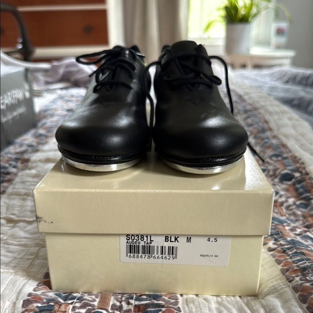 Audeo Black Leather tap shoes